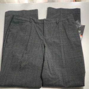 NWT- size 10 gray/black plaid pants. Modern fit